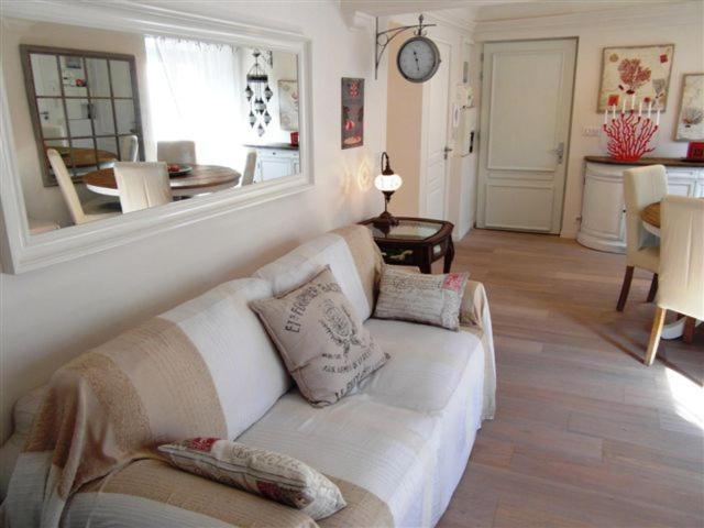 Charming Corner Abode With Castle Views Nice Exterior foto